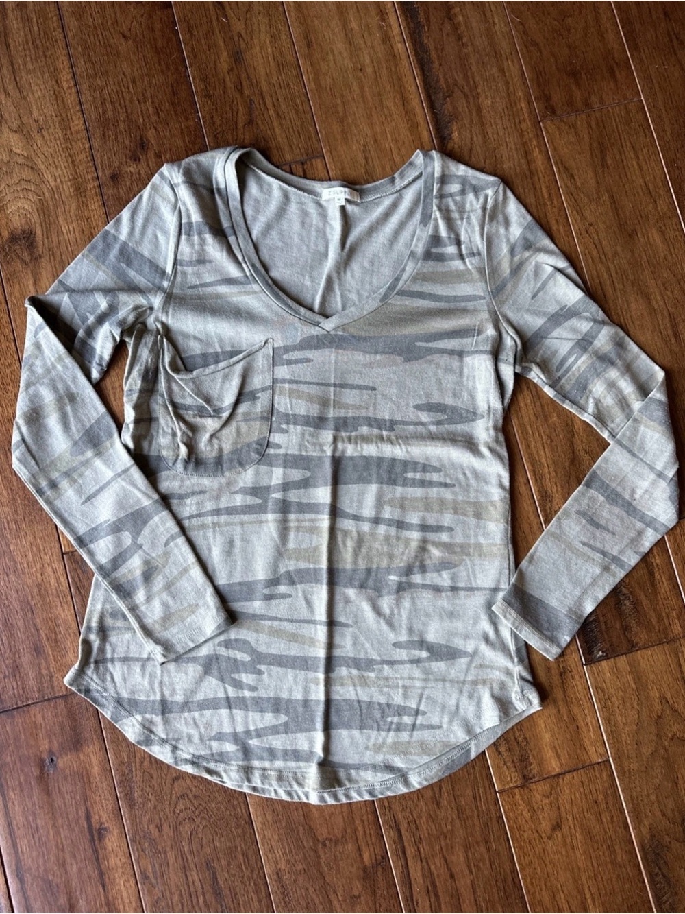 Z Supply v neck pocket tee long sleeve camo tee